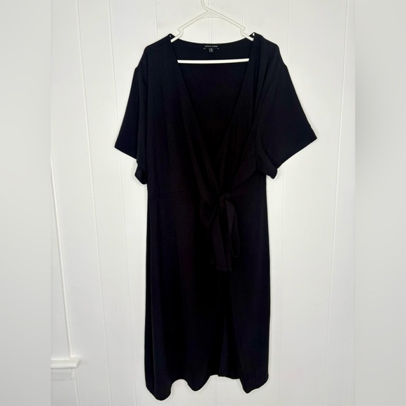 Universal Standard Twilight Crinkle Crepe Wrap Dress – Black Plus Size Size 4XL - Picture 2 of 7